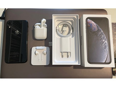IPhone XR 64GB Nero + AirPods (1 Generazione)