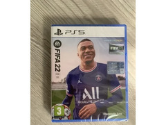 PlayStation 5 nuova con joypad e Fifa 22
