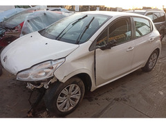 Pezzi per Peugeot 208 1.4 HDI anno 2015 8H01