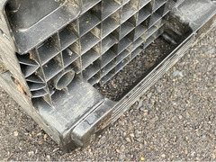 Cassoni in plastica bins usati