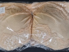 Reggiseno stretto in pizzo  color carne