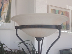 Lampada di ferro e vetro