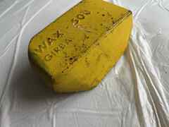Cera solida colore giallo per calzolaio