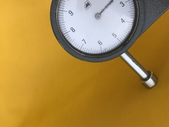Cuoio giallo sole per artigianato