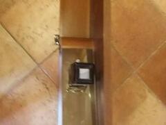 Testata letto vintage con radio e faretti