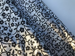 Pelli stampa floreale argento e nero – FLO77