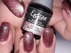 Estetista smalto semipermanente mani piedi