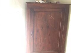 Mobili antichi e oggetti di arredamento vecchi