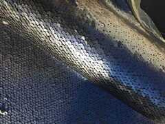 Scampolo pelle nera cromo con paillettes