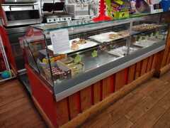 Bancone e retrobancone bar + vetrina refrigerante