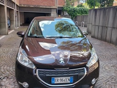 Peugeot 208 anno 2013 benzina