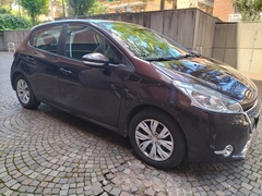 Peugeot 208 anno 2013 benzina