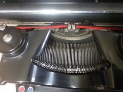 Macchina da scrivere Olivetti M40.