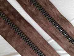 Cerniere lampo metallo da 18 Cm Marrone