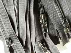 Cerniere lampo in nylon nero da cm 14