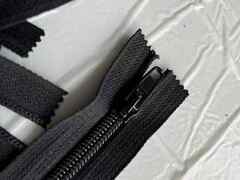 Cerniere lampo in nylon nero da cm 14