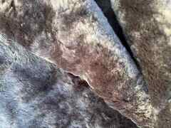 Pelle di shearling colore nero