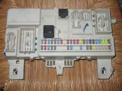 Volvo V50 2.0 Diesel CEM 2005 - 8690722 BCM Fuse Box