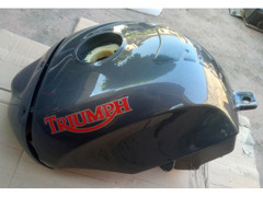 Serbatoio con unghia Triumph Speed Triple / Daytona 955i