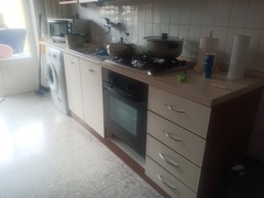 Vendo camere, salotto, cucina.