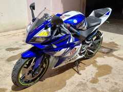 Vendo Yamaha YZF R125 race replica