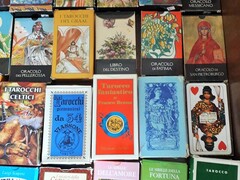 Dispersione collezione di n° 190   mazzi carte da gioco e tarot
