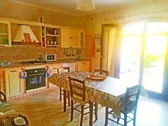 PORTO PINO A 100 METRI DALLA SPIAGGIA