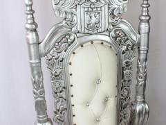 Trono con leoni bianco e argento barocco con capitonné