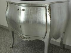 Mobile bagno argento in foglia con sportelli
