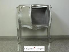Mobile bagno argento in foglia con sportelli