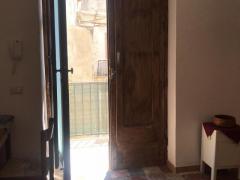 MARSALA CASA SU 3 ELEVAZIONI RISTRUTTURATA DI 79 MQ CON TERRAZZO