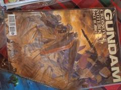 GUNDAM DVD + NOTEBOOK