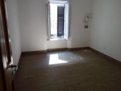 CASA INDIPENDENTE RISTRUTT. 1 DI 65 MQ +P.AUTO