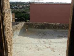 CASA DA RISTRUTTURARE SU 2 ELEVAZIONI DI 90 MQ CON TERRAZZA