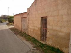 CASA INDIP.DI MQ.200 CIRCA+GARAGE+MQ.700 CIRCA TERRENO