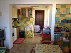 CASA IND DI MQ 40 CIRCA PIÙ TERRENO DI MQ 80