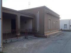 CASA  DI 150MQ  + MAGAZZINO DI 100 MQ CIRCA + SPAZIO ESTERNO
