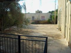 CASA IND. DI 150MQ + TERRENO DI 1450MQ (800MQ B3)