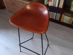 Sgabelli (due) da bar/bancone/isola con seduta in cuoio, alt. 70 cm, errato acquisto