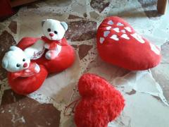 VENDESI PUPAZZETTI/CUSCINI LOVE