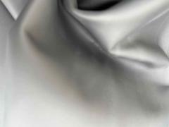 Pelle liscia colore nero satinato