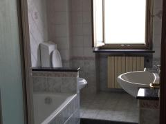 TRILOCALE A RIVOLI (TO)