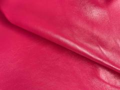 Pelle colore ciclamino per artigianato