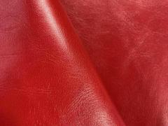 Pelle colore rosso per artigianato