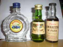 3 bottiglie di liquore mignon