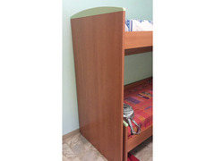 Letto a castello in legno e materasso