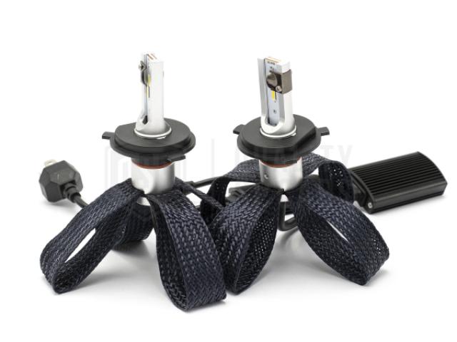 Kit Lampadine LED H4 KOYOSO 100W - 26000LM, Bianco 6500K, Plug & Play Per Auto E Moto!
