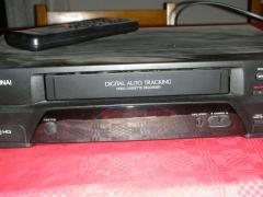 Videoregistratore ""Funai"" con lettore cassette / Prezzo  Euri 120