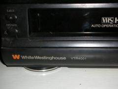 Videoregistratore White West. con lettore cassette // Euri 150
