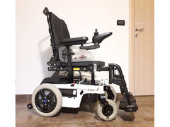 Carrozzina elettrica per disabili, ancora in garanzia un anno